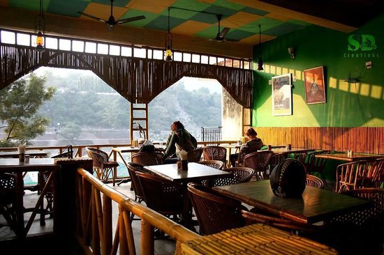 6 Breathtaking Cafés In Rishikesh With Ganga View